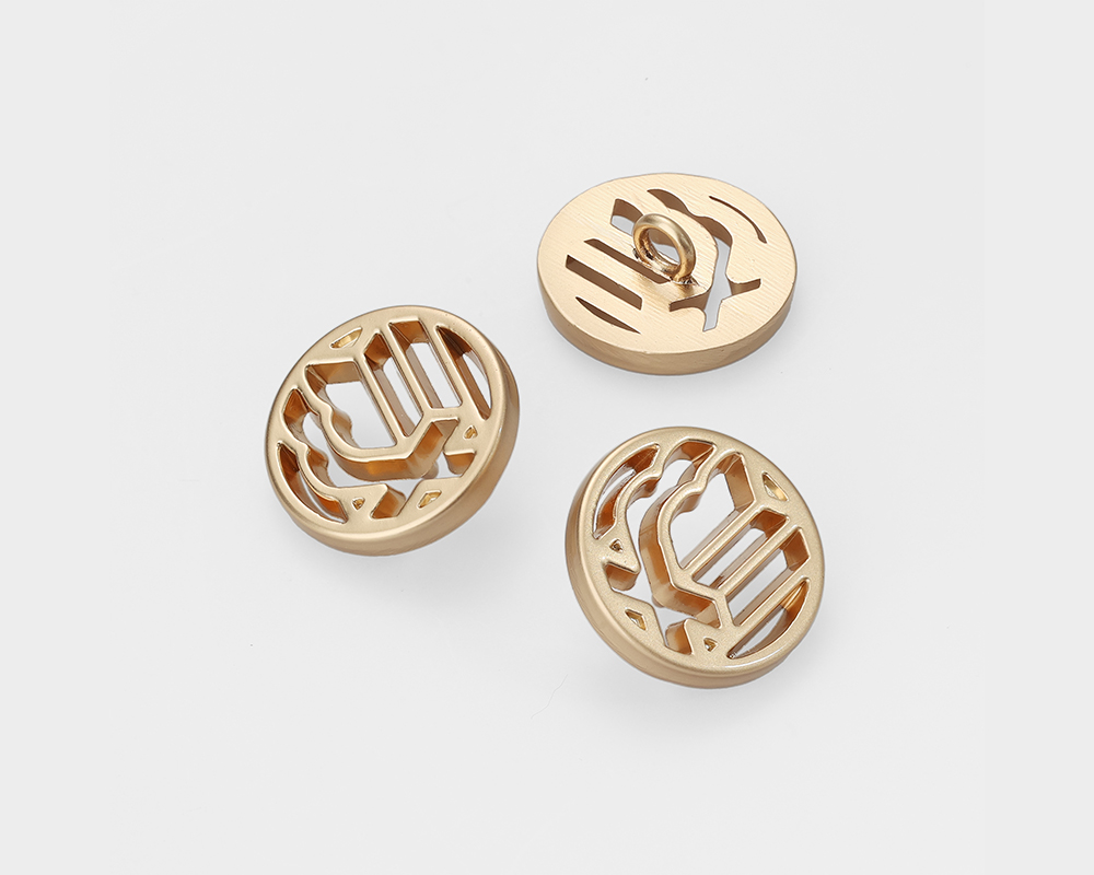 極簡(jiǎn)金屬紐扣量產(chǎn)方案：如何降低高端成衣的輔料成本